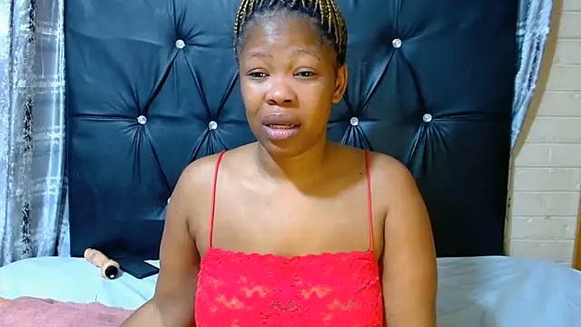 Snapshot of EROTIC_BARBIE28 chatting on June 2026 04:37:01 AM EROTIC BARBIE28 online show from June 2026 04:37:01 AM