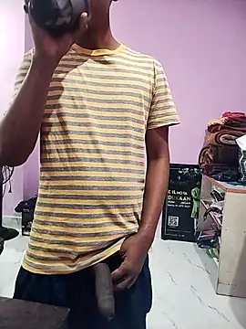 PLAYBOYYRAAJ online show from November 2025 02:20:02 PM