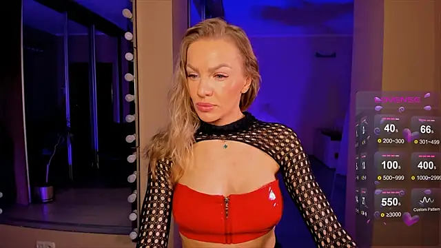 Oliva Candy online show from March 2026 01:33:01 PM