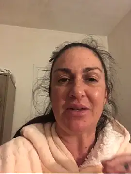 BELLAMORGANE1 online show from May 2026 09:31:02 PM