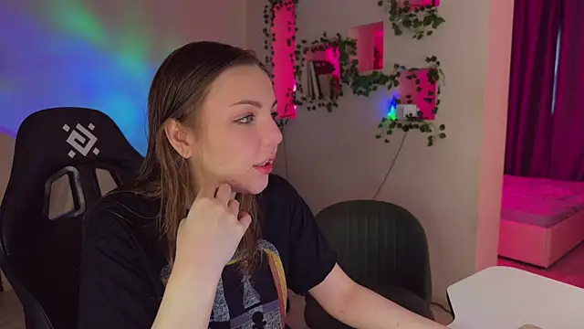 RobertAndLinela online show from July 2026 04:13:01 PM