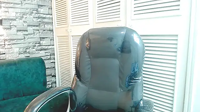 Warning Boy online show from December 2024 09:52:01 PM