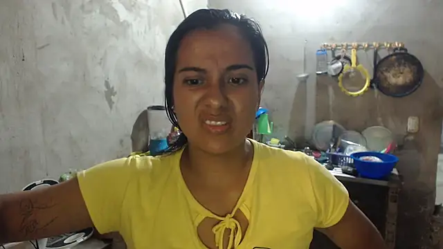 Coral0403 online show from March 2026 10:49:01 PM