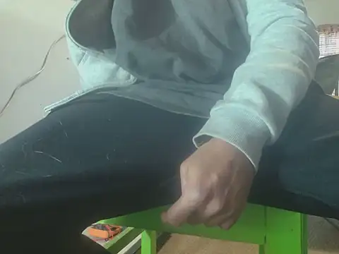 poesnuus999 online show from April 2026 04:45:02 AM