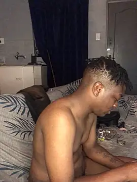 Redfucks333 online show from April 2026 08:17:01 PM