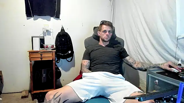 JamesMichael88 online show from March 2025 07:13:02 PM