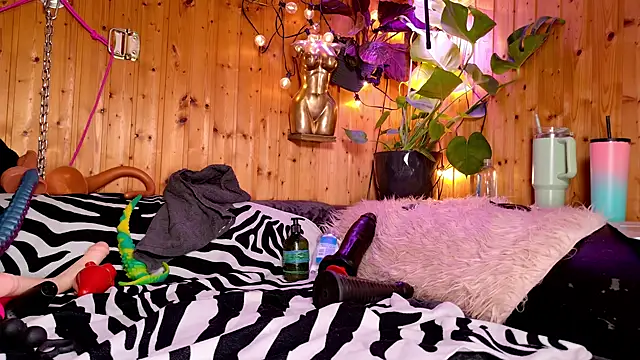 maaandyy69 online show from February 2025 02:05:01 PM