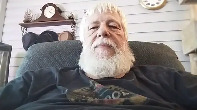 Snapshot of Futura_intx chatting on June 2026 09:05:02 PM Futura intx online show from June 2026 09:05:02 PM