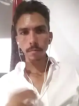 MagrinhoSaradoo online show from February 2025 03:18:02 PM