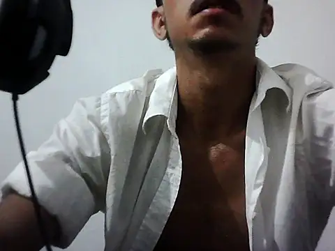 MagrinhoSaradoo online show from December 2025 09:03:01 AM