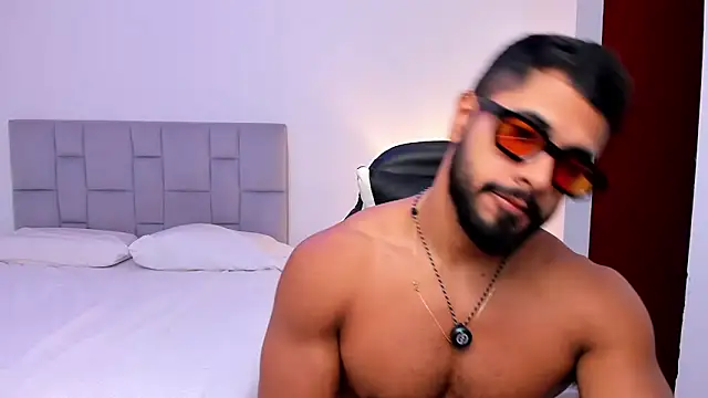 Santiago huntt online show from April 2026 08:14:02 PM