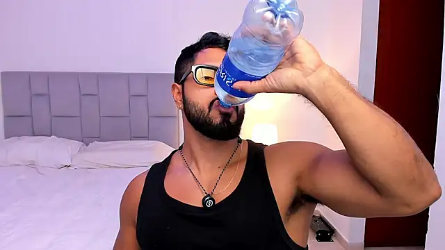 Santiago huntt online show from April 2026 09:07:02 PM