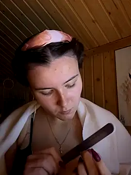 mewKate online show from October 2025 03:54:01 PM