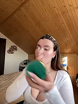 mewKate online show from April 2026 03:09:01 PM