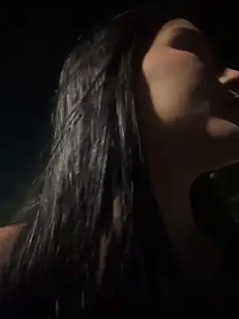 the queen of street online show from February 2026 04:05:02 AM