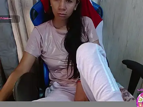 Danielagomez33 online show from April 2026 12:21:01 PM