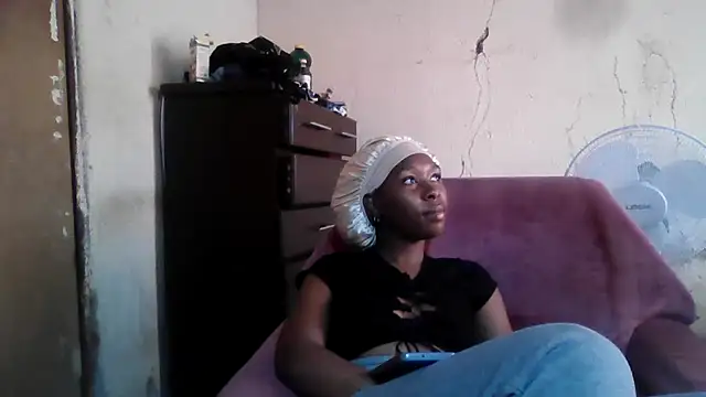 Snapshot of Hotdaily04 chatting on September 2025 07:08:01 AM Hotdaily04 online show from September 2025 07:08:01 AM