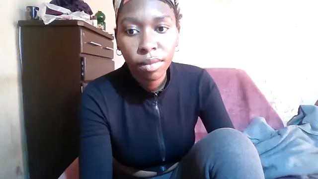 Snapshot of Hotdaily04 chatting on September 2025 07:54:02 AM Hotdaily04 online show from September 2025 07:54:02 AM