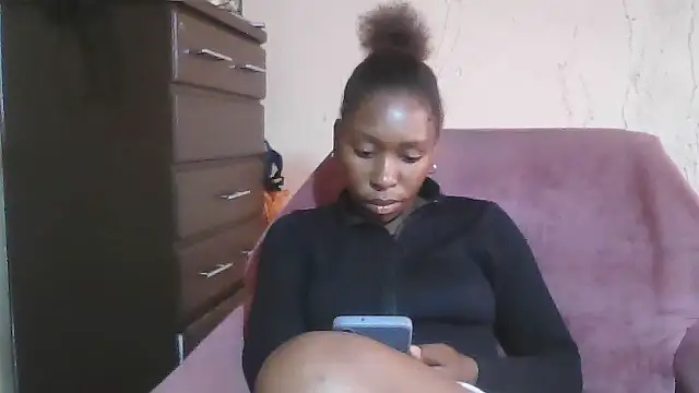 Snapshot of Hotdaily04 chatting on September 2025 07:33:02 AM Hotdaily04 online show from September 2025 07:33:02 AM