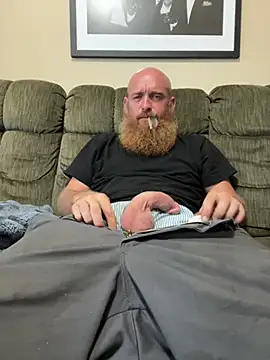 Snapshot of 32XRedBeard chatting on July 2026 09:41:02 PM 32XRedBeard online show from July 2026 09:41:02 PM
