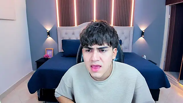 Tommy18   online show from April 2026 03:35:02 AM