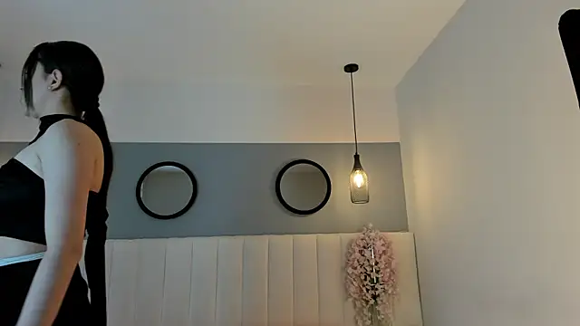 chelsea bolton  online show from April 2026 12:11:02 PM