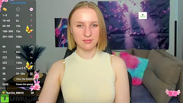 Snapshot of BeautyBlondy chatting on May 2026 02:45:01 PM BeautyBlondy online show from May 2026 02:45:01 PM