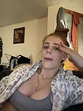 Snapshot of VioletxBlue chatting on June 2026 09:07:02 AM VioletxBlue online show from June 2026 09:07:02 AM