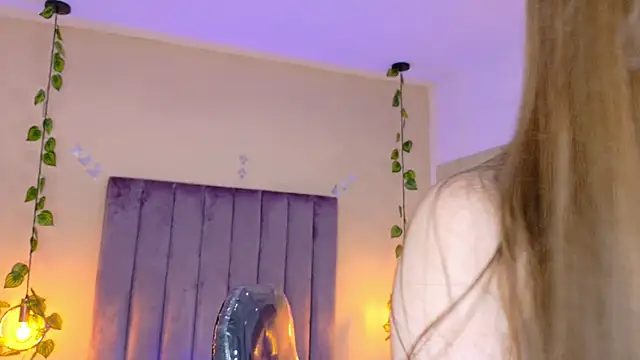 Dahlia Rousse online show from March 2026 08:26:33 AM