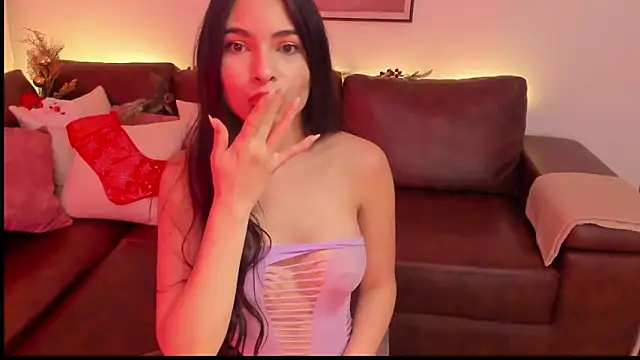 NoaLuxury online show from November 2025 02:15:02 AM