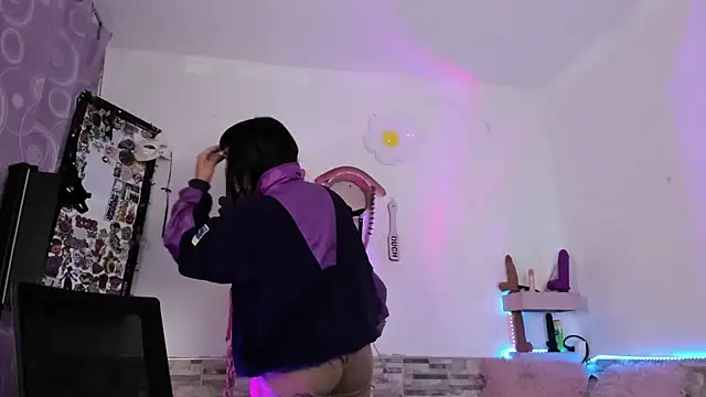 Snapshot of amyswallow7 chatting on February 2026 01:51:01 AM amyswallow7 online show from February 2026 01:51:01 AM