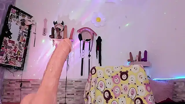 Snapshot of amyswallow7 chatting on February 2026 02:44:01 AM amyswallow7 online show from February 2026 02:44:01 AM