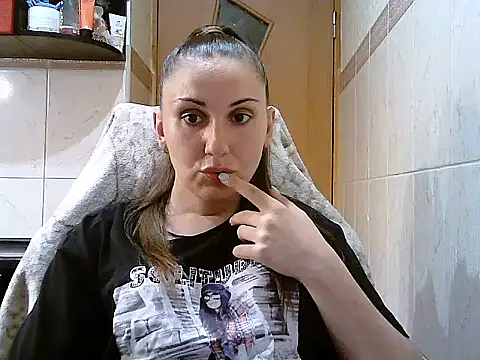 Snapshot of Yuliia30 chatting on July 2026 04:11:01 PM Yuliia30 online show from July 2026 04:11:01 PM