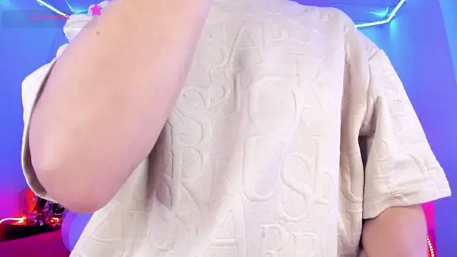 Ethan Boyy online show from April 2026 06:16:01 PM