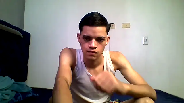 Latinos 2001 online show from July 2026 01:31:01 PM