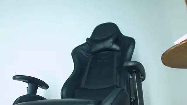 matteo rivas online show from April 2026 01:05:02 AM