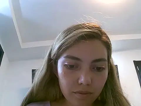 VittoriaTaylor online show from April 2026 10:30:02 PM