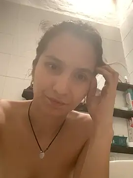 Bella still online show from March 2025 09:48:01 PM