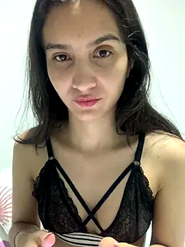 Bella still online show from September 2025 12:51:01 PM