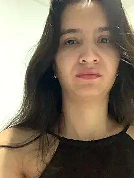 Bella still online show from December 2025 01:20:02 PM