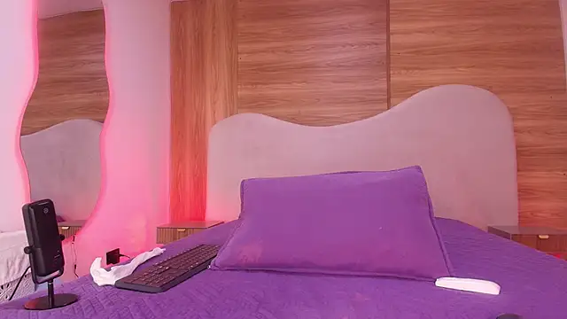 Auroraa miller online show from April 2026 03:11:01 AM