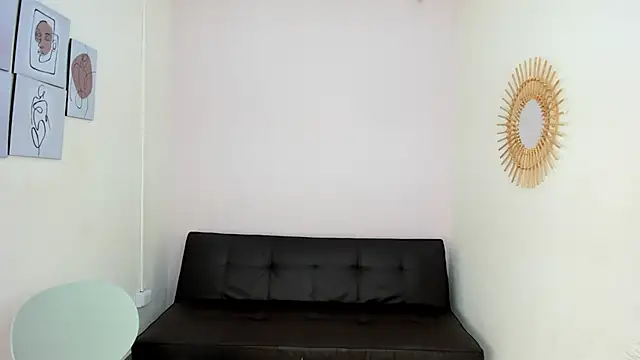 Juliane su online show from February 2025 08:31:01 PM