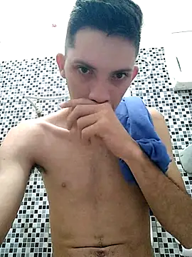 welitonzz28 online show from May 2026 09:39:02 AM
