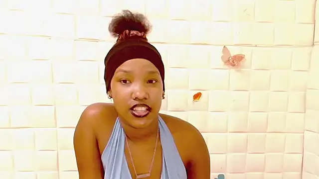 EroticSexyPrada online show from April 2026 06:06:02 PM