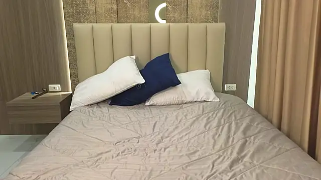 SusannJohnson online show from March 2026 12:27:02 AM