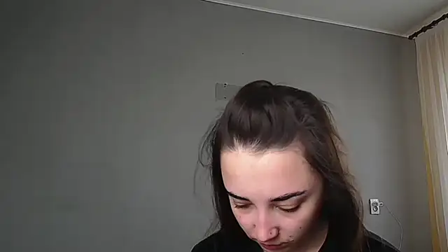 Eva Gloryy online show from April 2026 07:35:01 AM