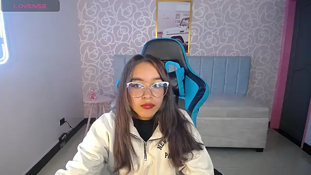 kassandra ch  online show from January 2025 04:43:02 PM