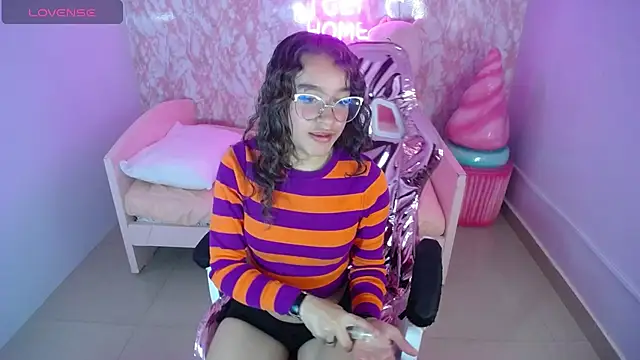 kassandra ch  online show from February 2025 04:35:01 PM