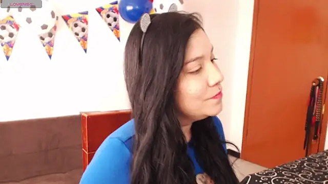 sharonnleon online show from June 2026 07:06:02 PM