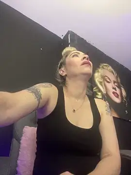 viktoria davis  online show from February 2026 10:30:02 PM